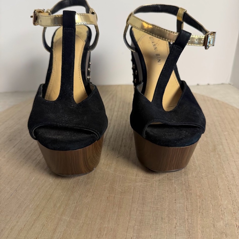 Gianni Bini Womens Black Suede Wedge Platform Heels Gold Strap Size 7.5 - Picture 2 of 7